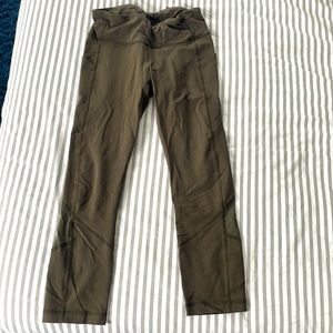 LuluLemon Size 4 Crop Leggings